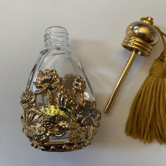 Perfume decanter glass with floral cover - Picture 4 of 5